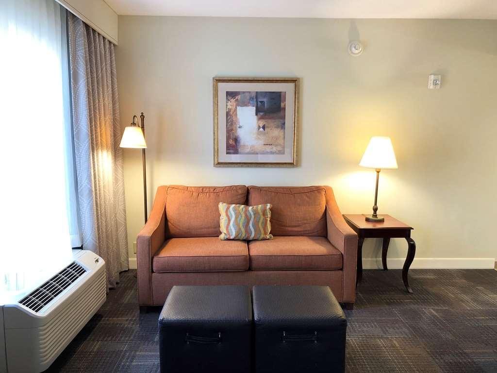 Hampton Inn & Suites Norfolk-Airport Room photo